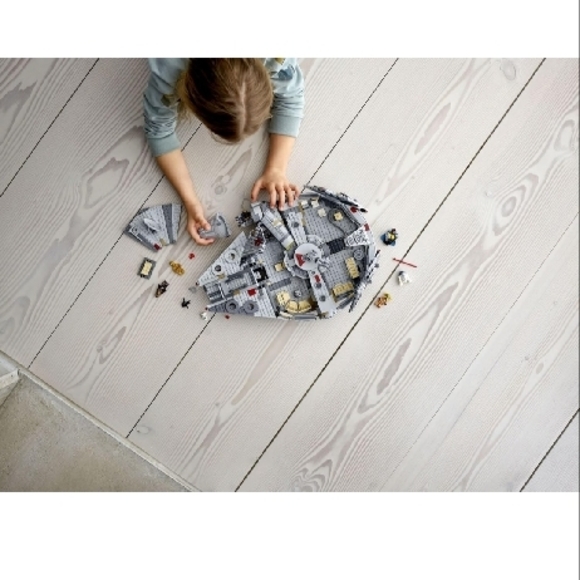 LEGO Star Wars Millennium Falcon Building Set - Picture 4 of 4